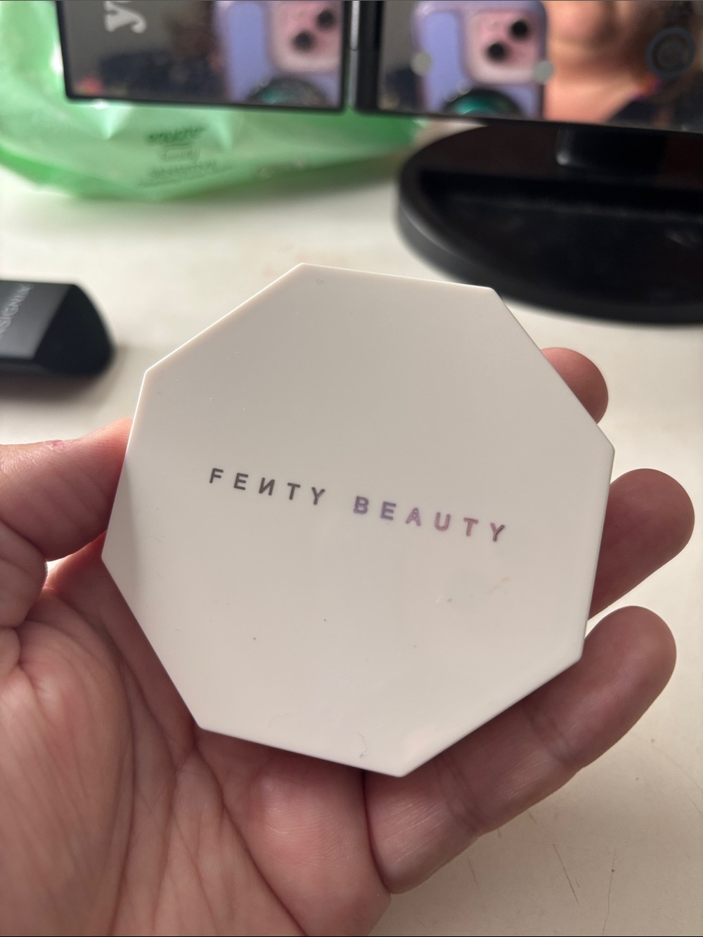 Fenty Beauty Compact - Picture 2 of 3